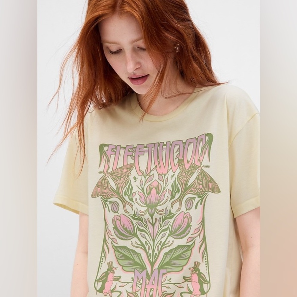 GAP Pale Yellow Fleetwood Mac Graphic Tee